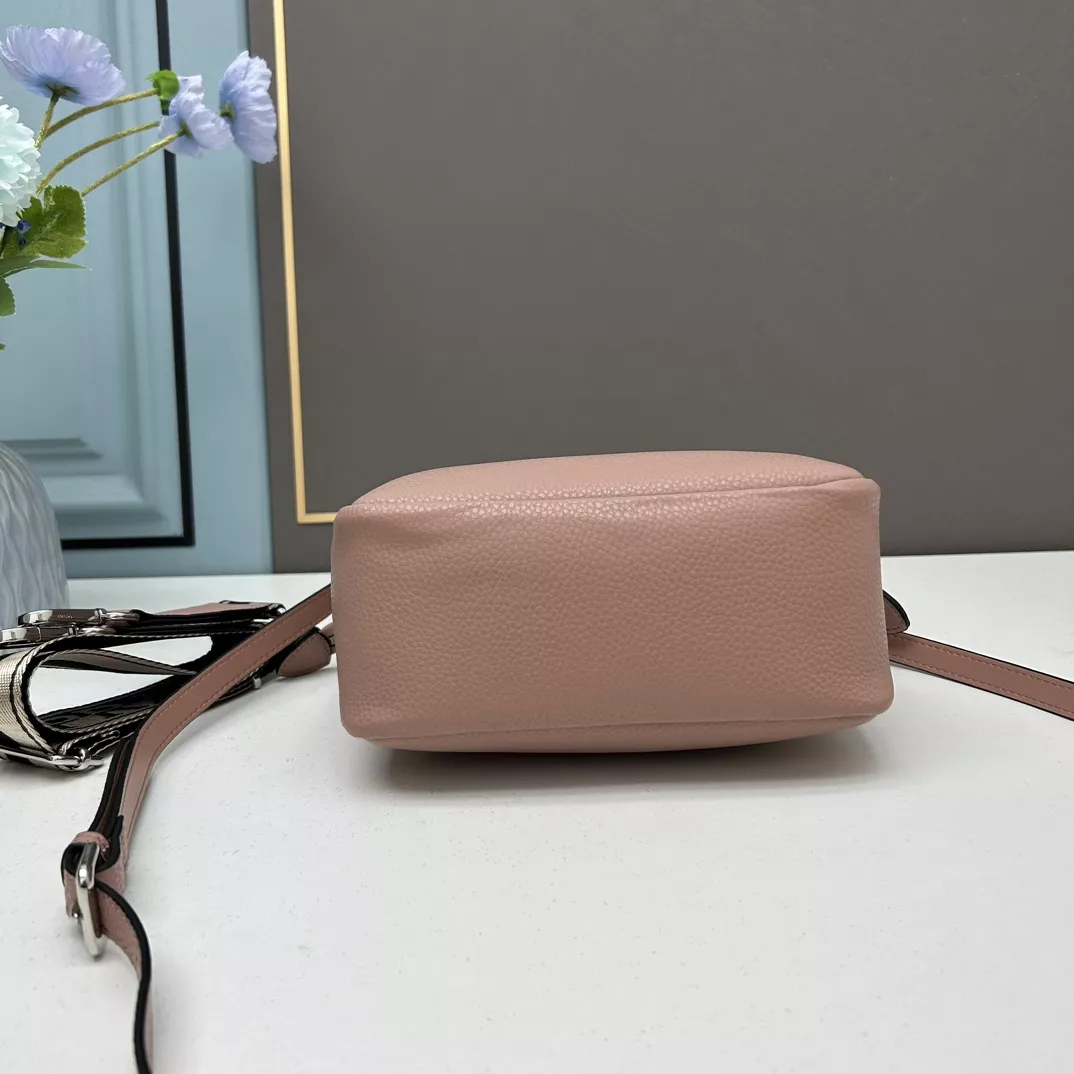 Timeless 1800 Prada AAA Quality Handbags For Women