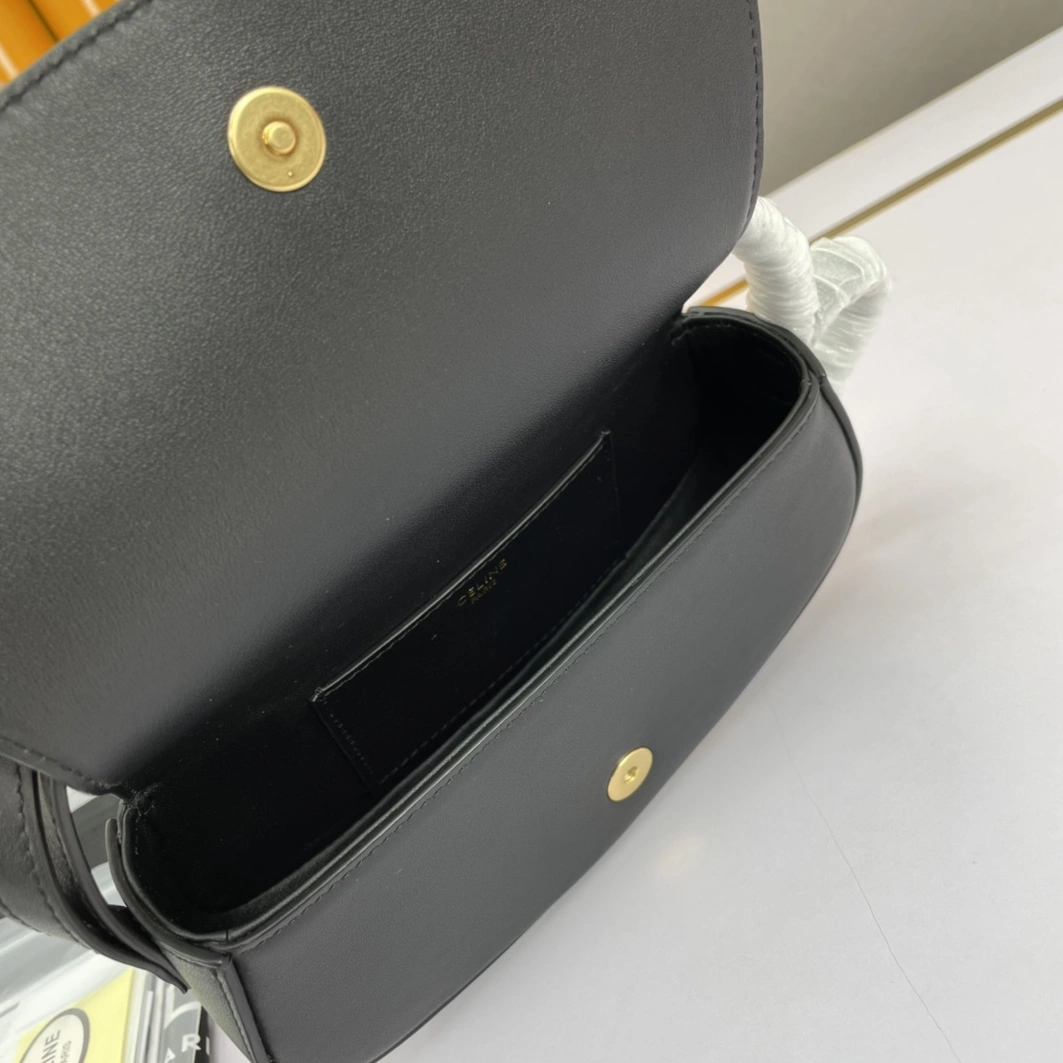 Timeless 1829 Celine AAA Quality Messenger Bags For Women