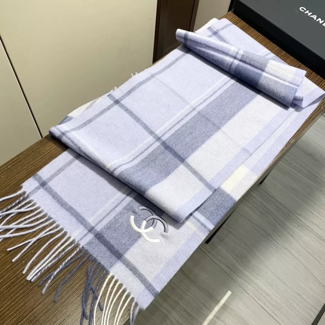 Timeless 1932 Chanel Scarves For Women