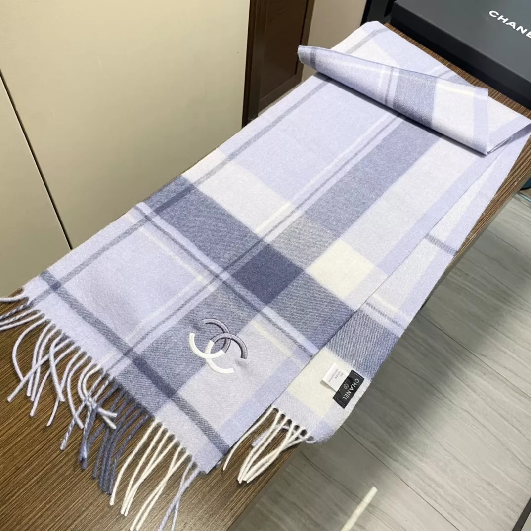 Timeless 1932 Chanel Scarves For Women