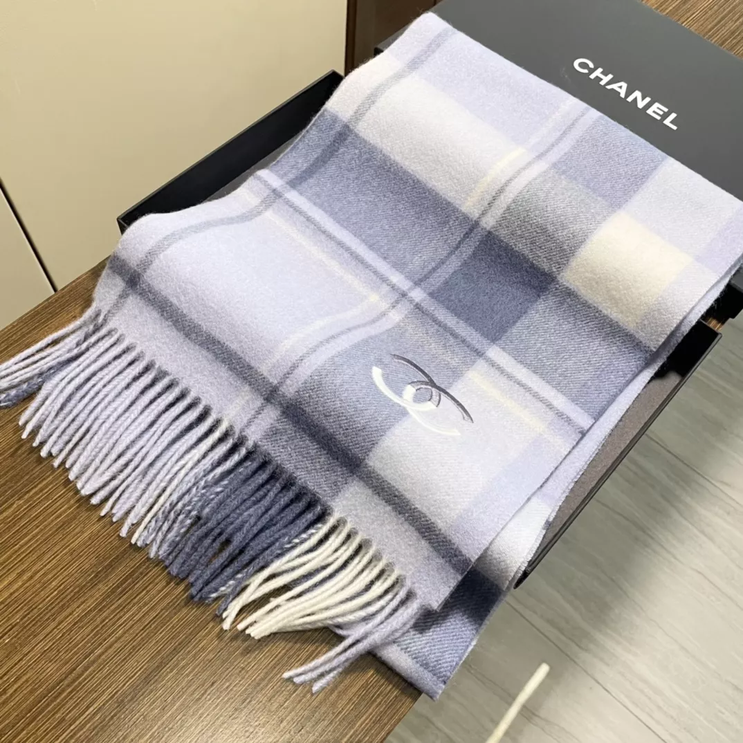 Timeless 1932 Chanel Scarves For Women