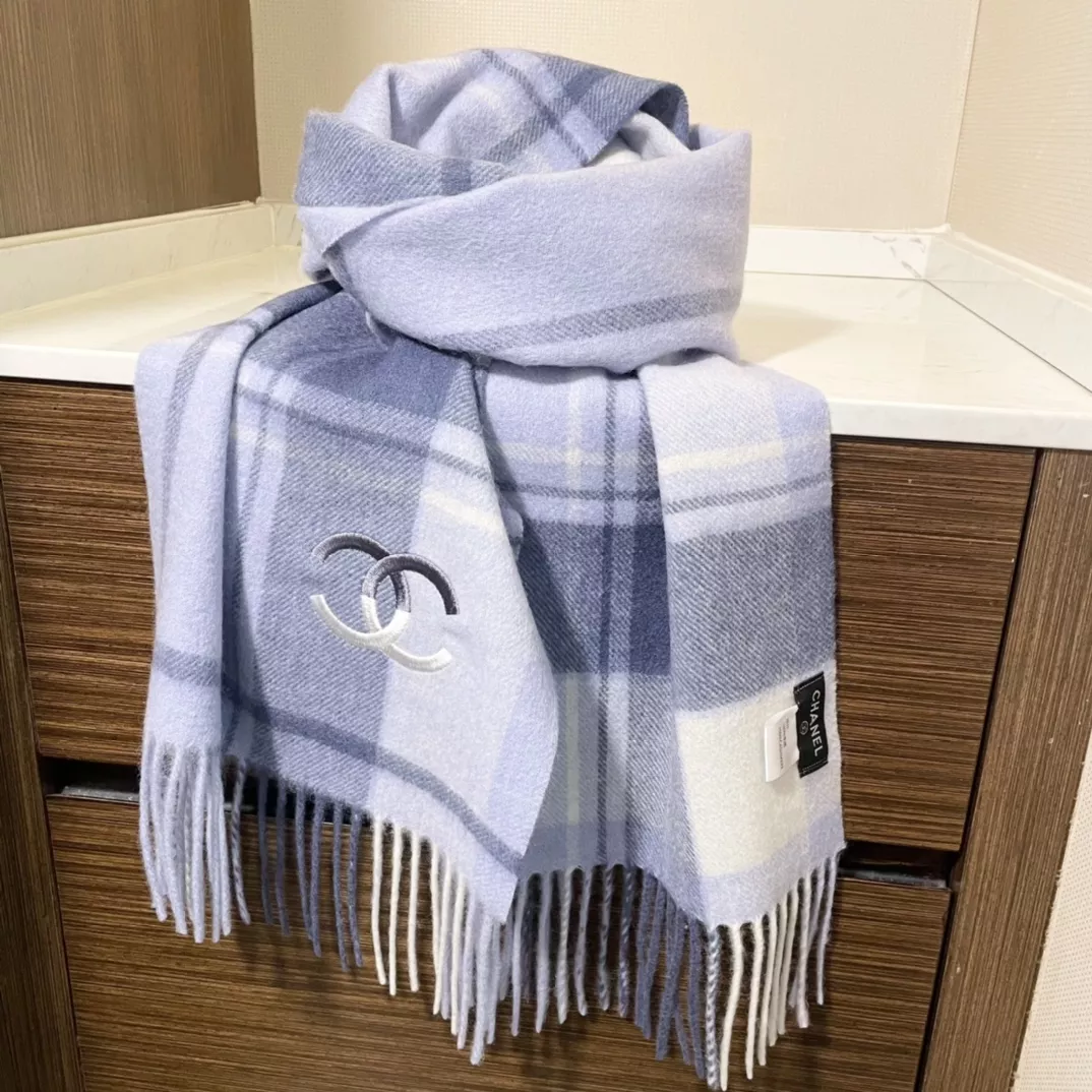 Timeless 1932 Chanel Scarves For Women