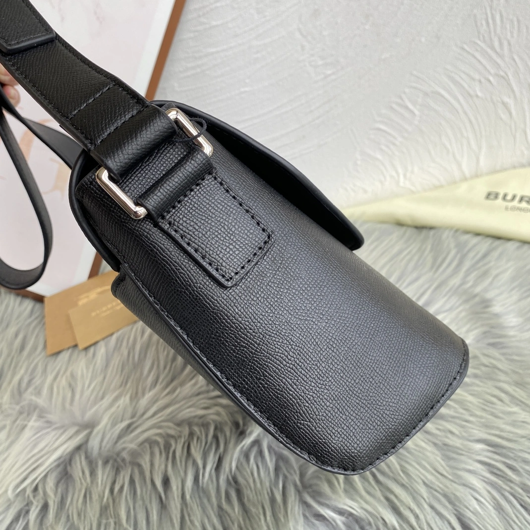 Timeless 2017 Burberry AAA Man Messenger Bags
