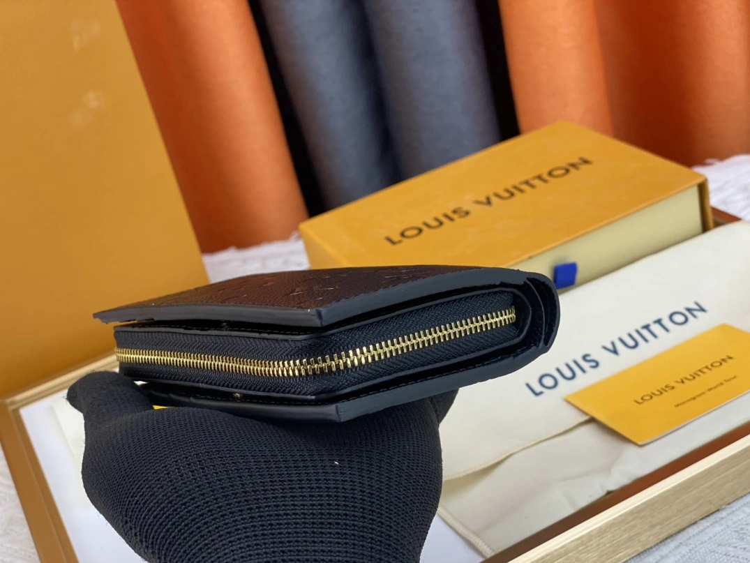 Timeless 2099 Louis Vuitton AAA Quality Wallets