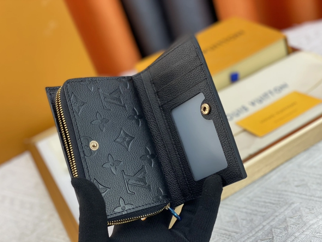 Timeless 2099 Louis Vuitton AAA Quality Wallets