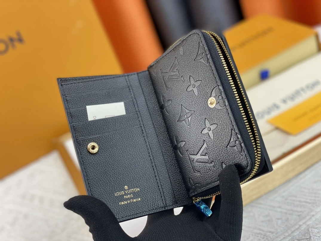 Timeless 2099 Louis Vuitton AAA Quality Wallets