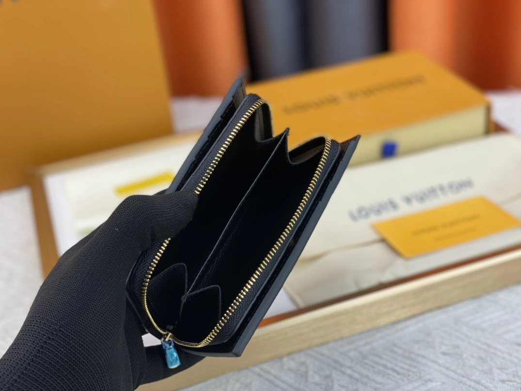 Timeless 2099 Louis Vuitton AAA Quality Wallets