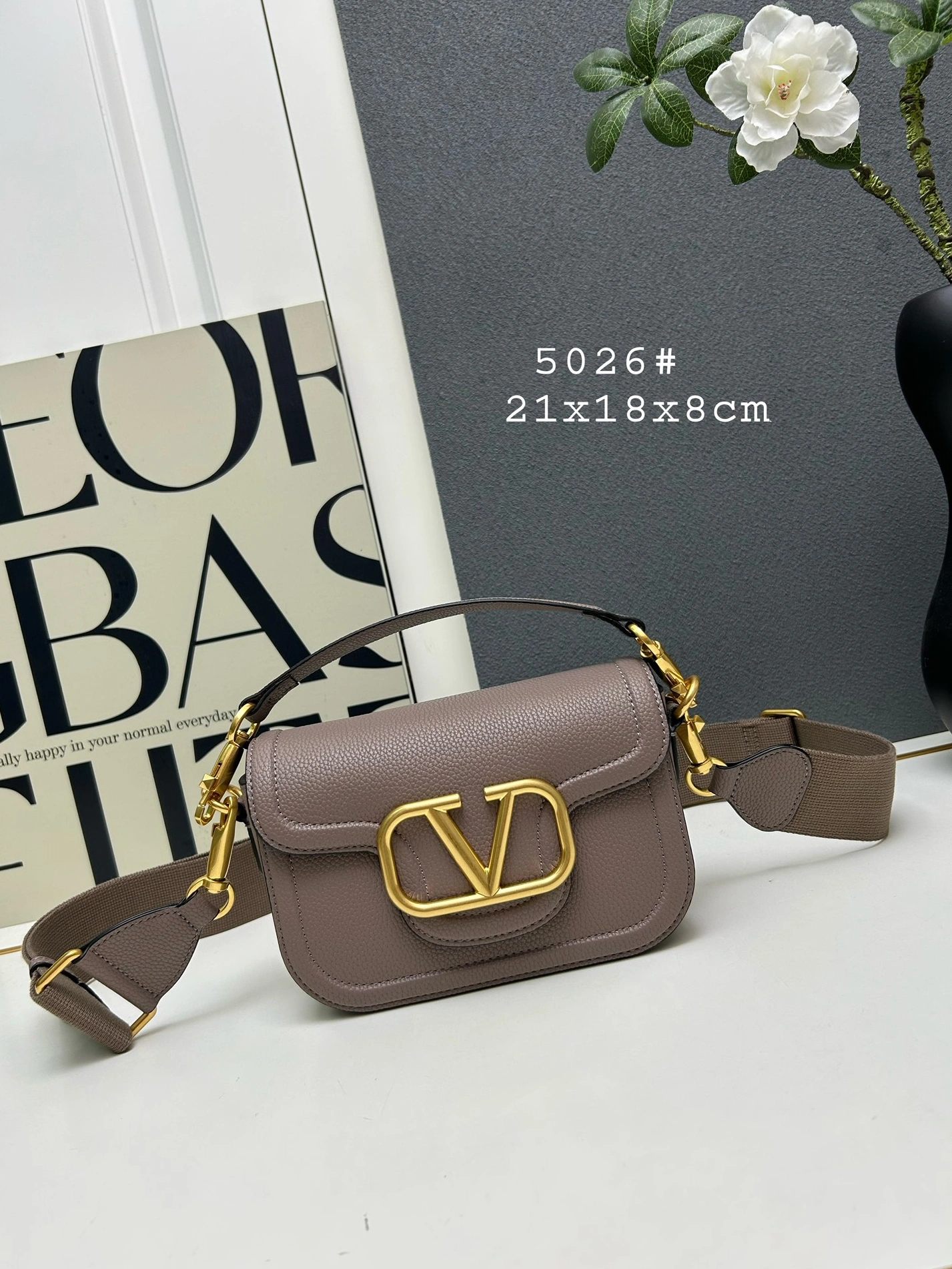 Timeless 2101 Valentino AAA Quality Messenger Bags For Women