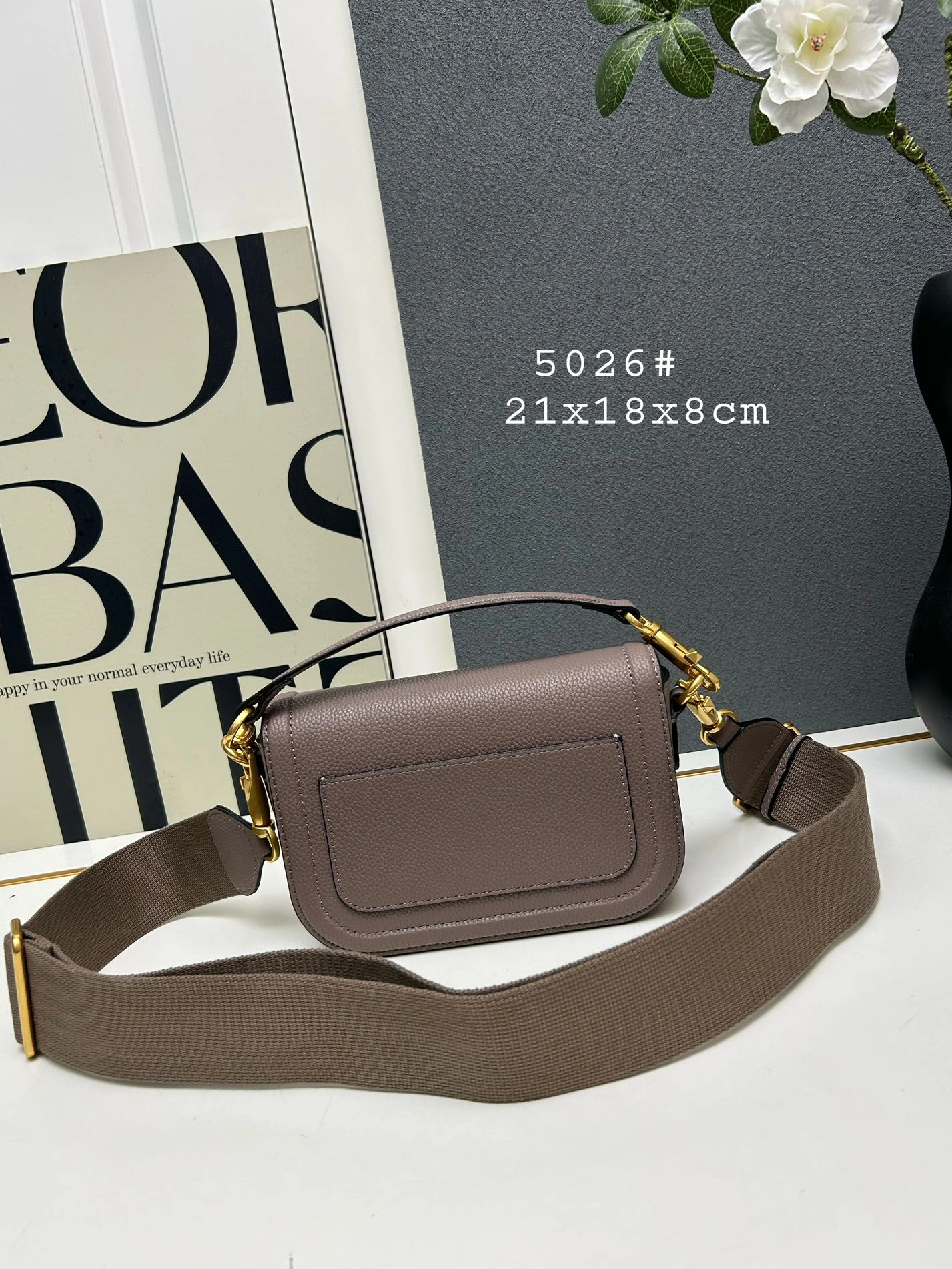 Timeless 2101 Valentino AAA Quality Messenger Bags For Women