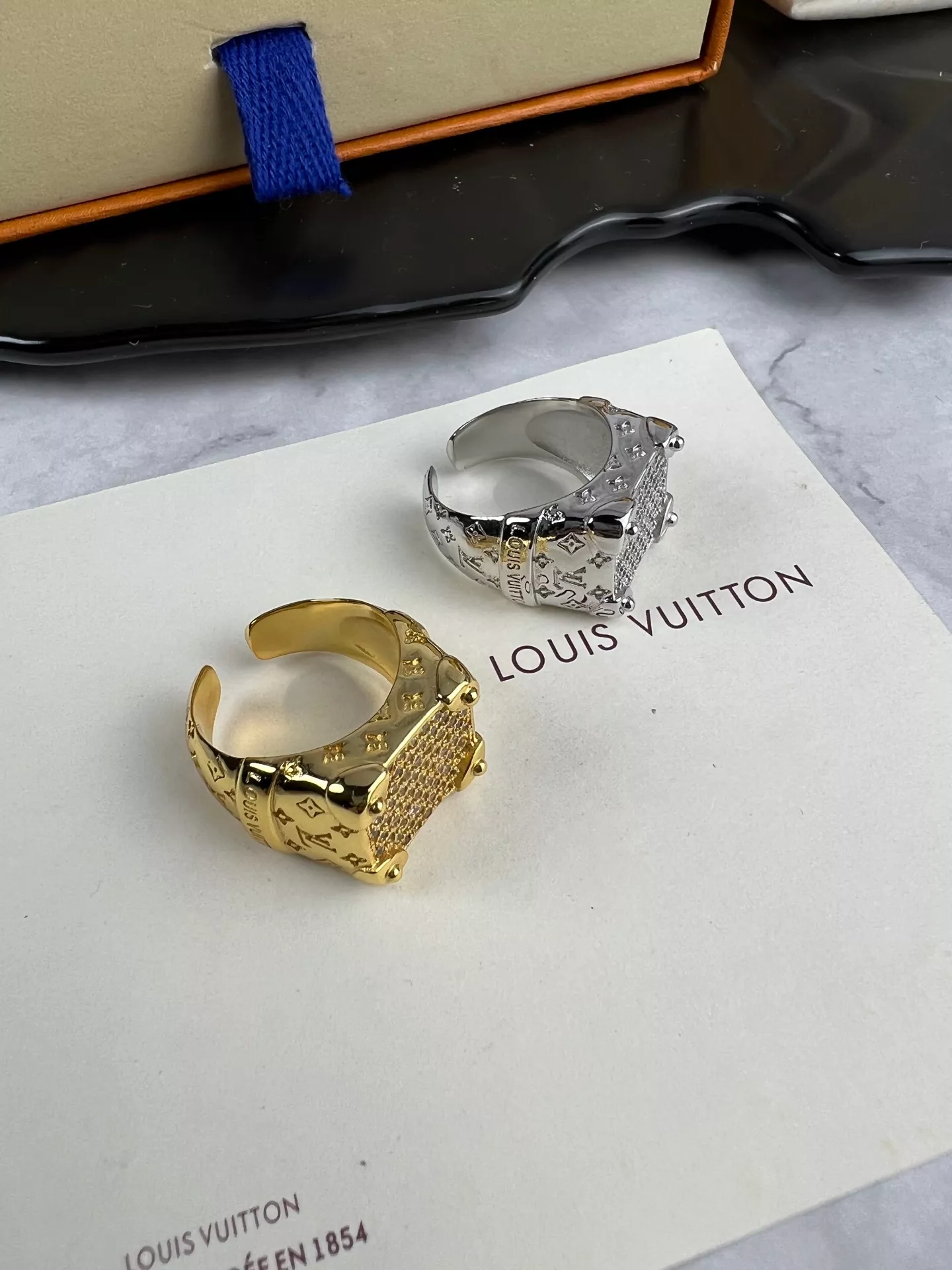 Timeless 2313 Louis Vuitton LV Rings