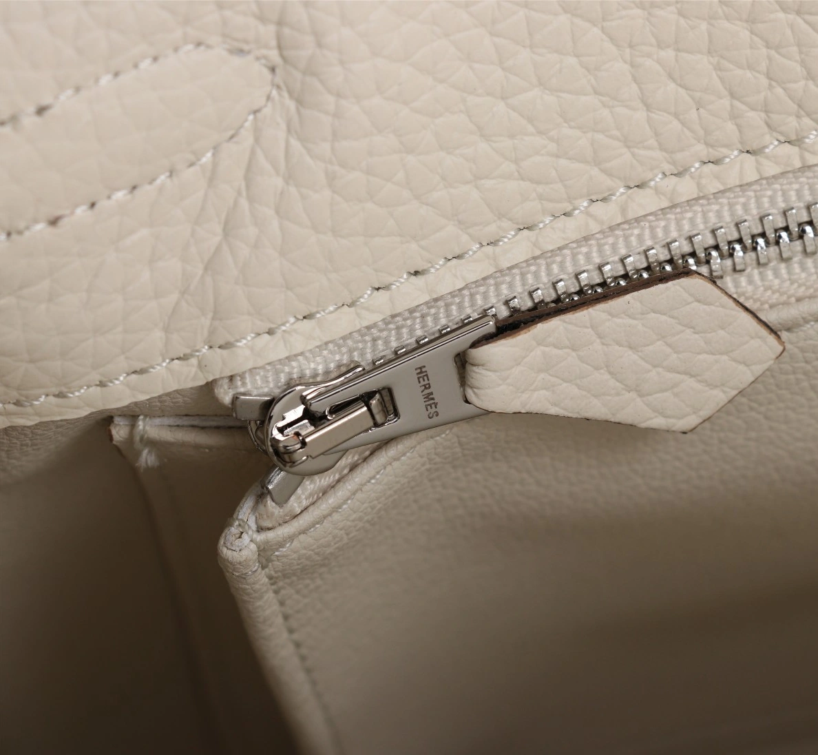 Timeless 2359 Hermes AAA Quality Handbags For Women