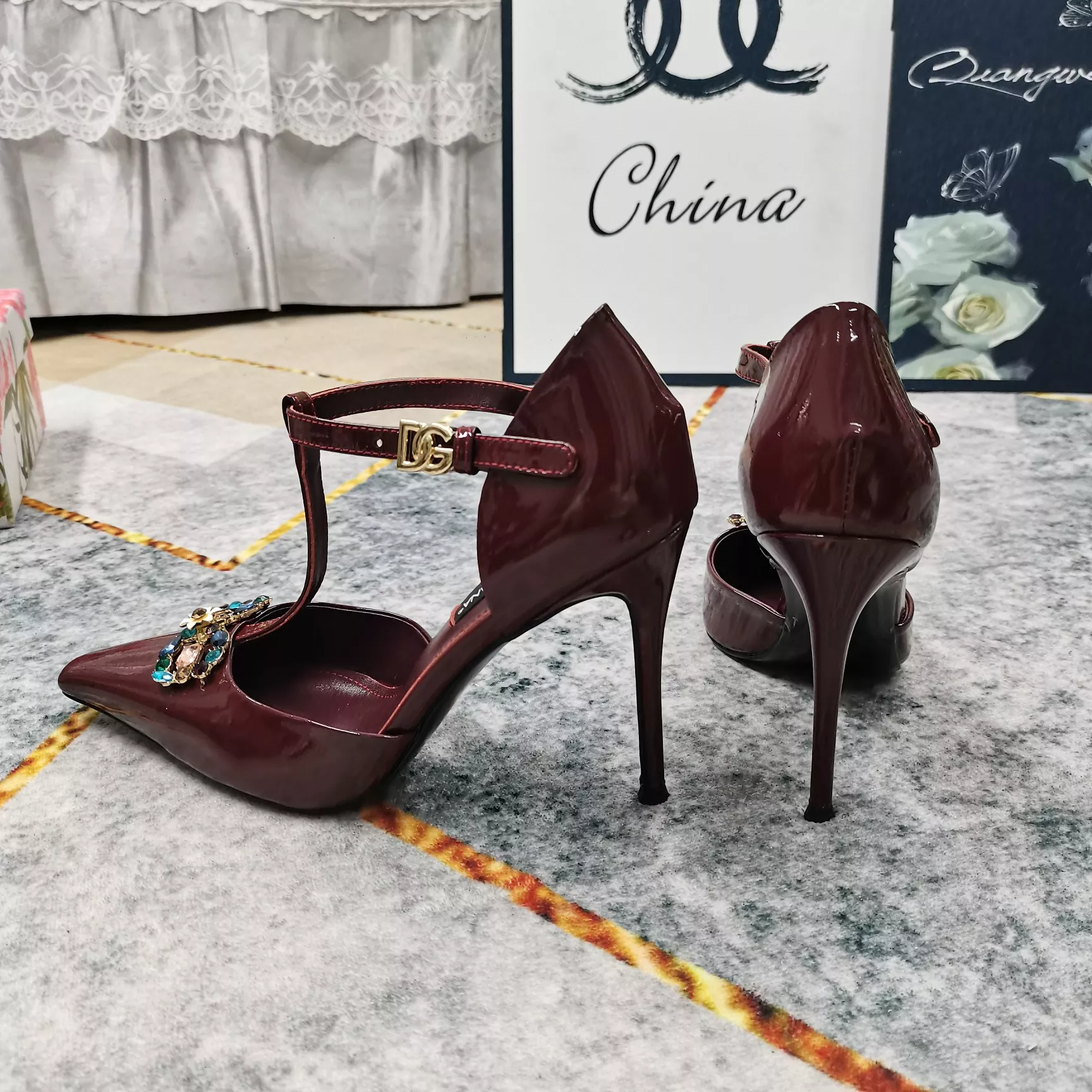 Timeless 2420 Dolce & Gabbana D&G Sandal For Women