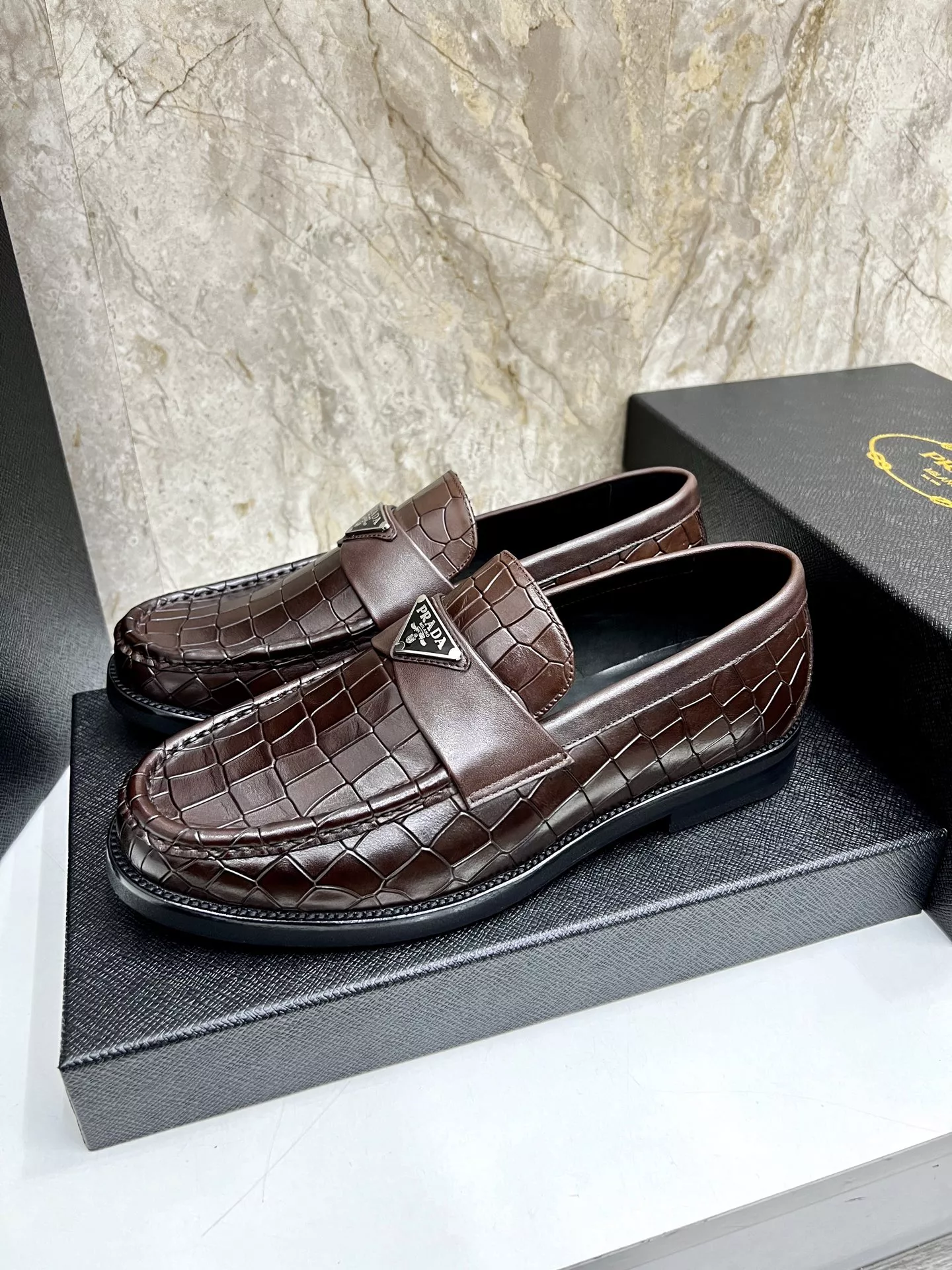 Timeless 2607 Prada Leather Shoes For Men