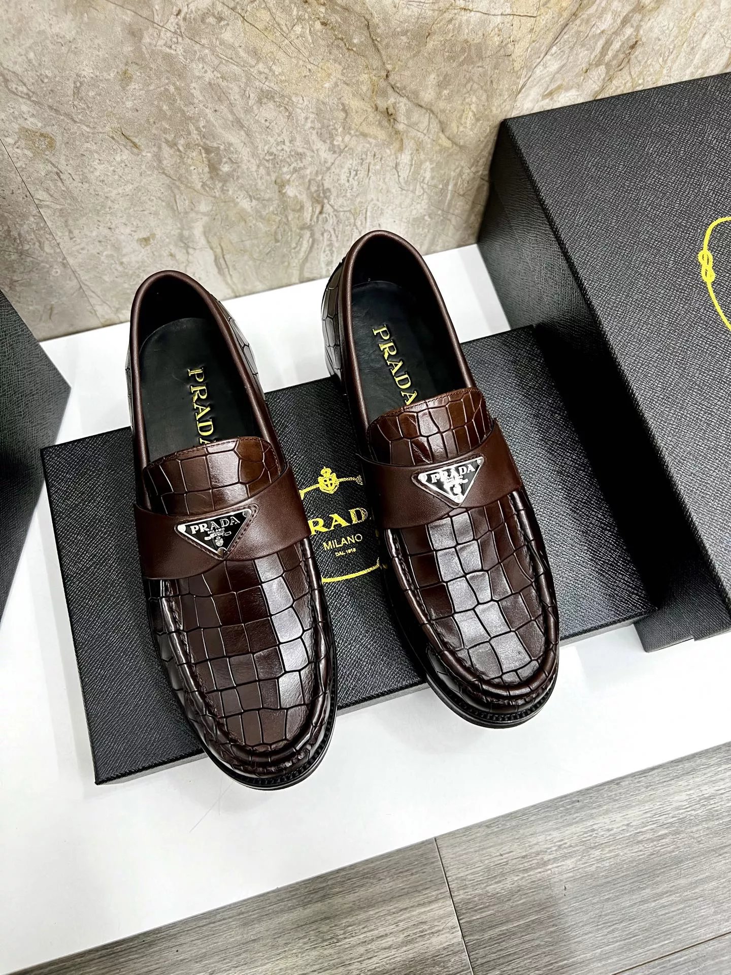 Timeless 2607 Prada Leather Shoes For Men