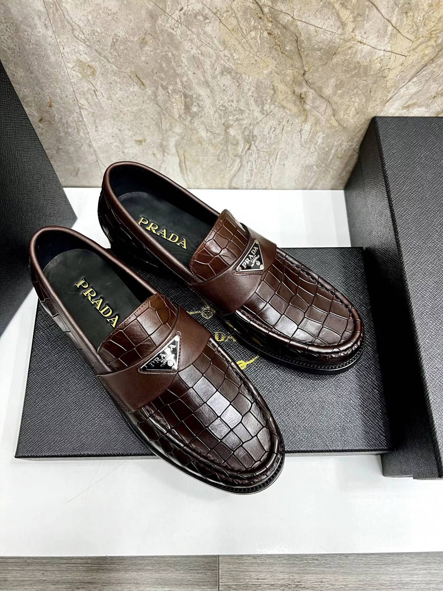 Timeless 2607 Prada Leather Shoes For Men