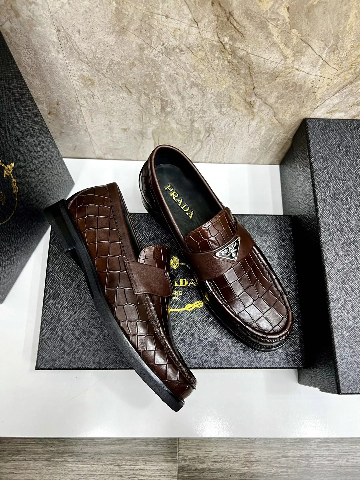 Timeless 2607 Prada Leather Shoes For Men