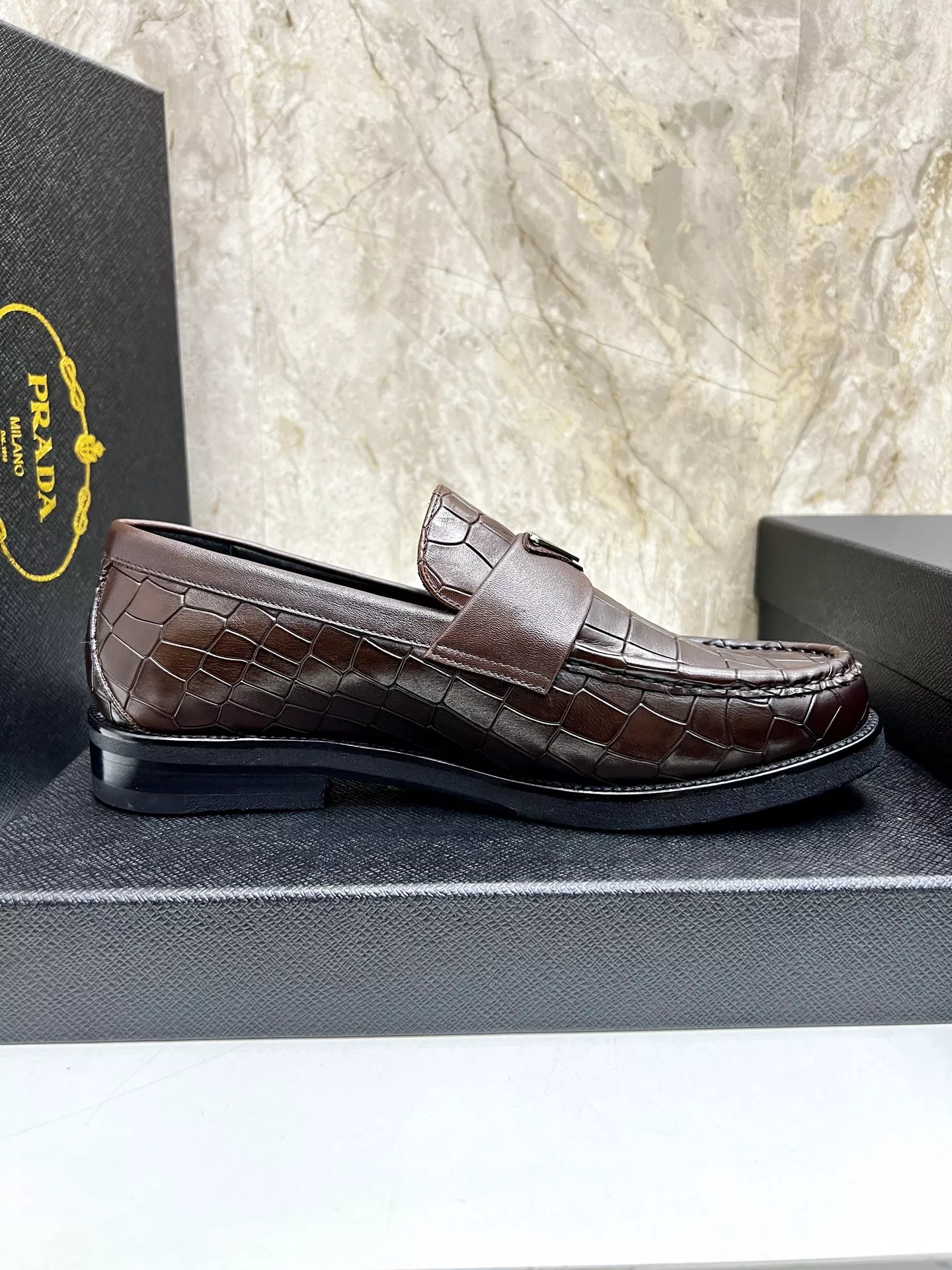 Timeless 2607 Prada Leather Shoes For Men
