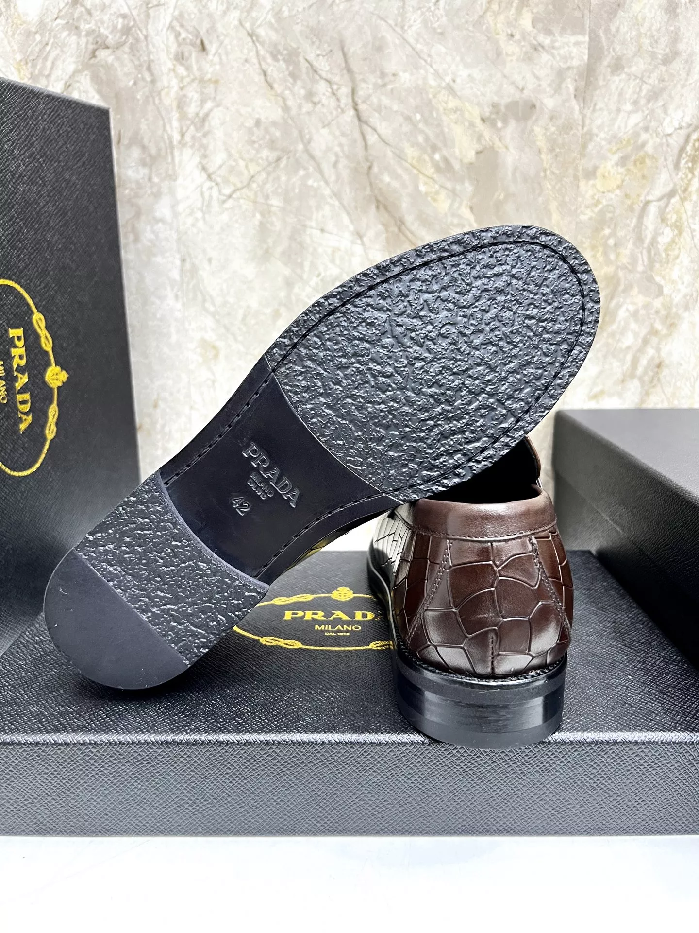 Timeless 2607 Prada Leather Shoes For Men