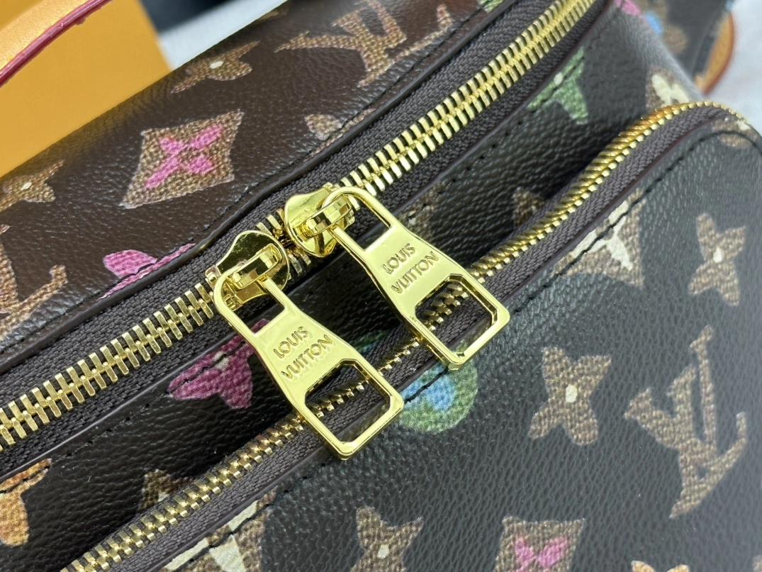 Timeless 2741 Louis Vuitton LV AAA Quality Belt Bags For Unisex