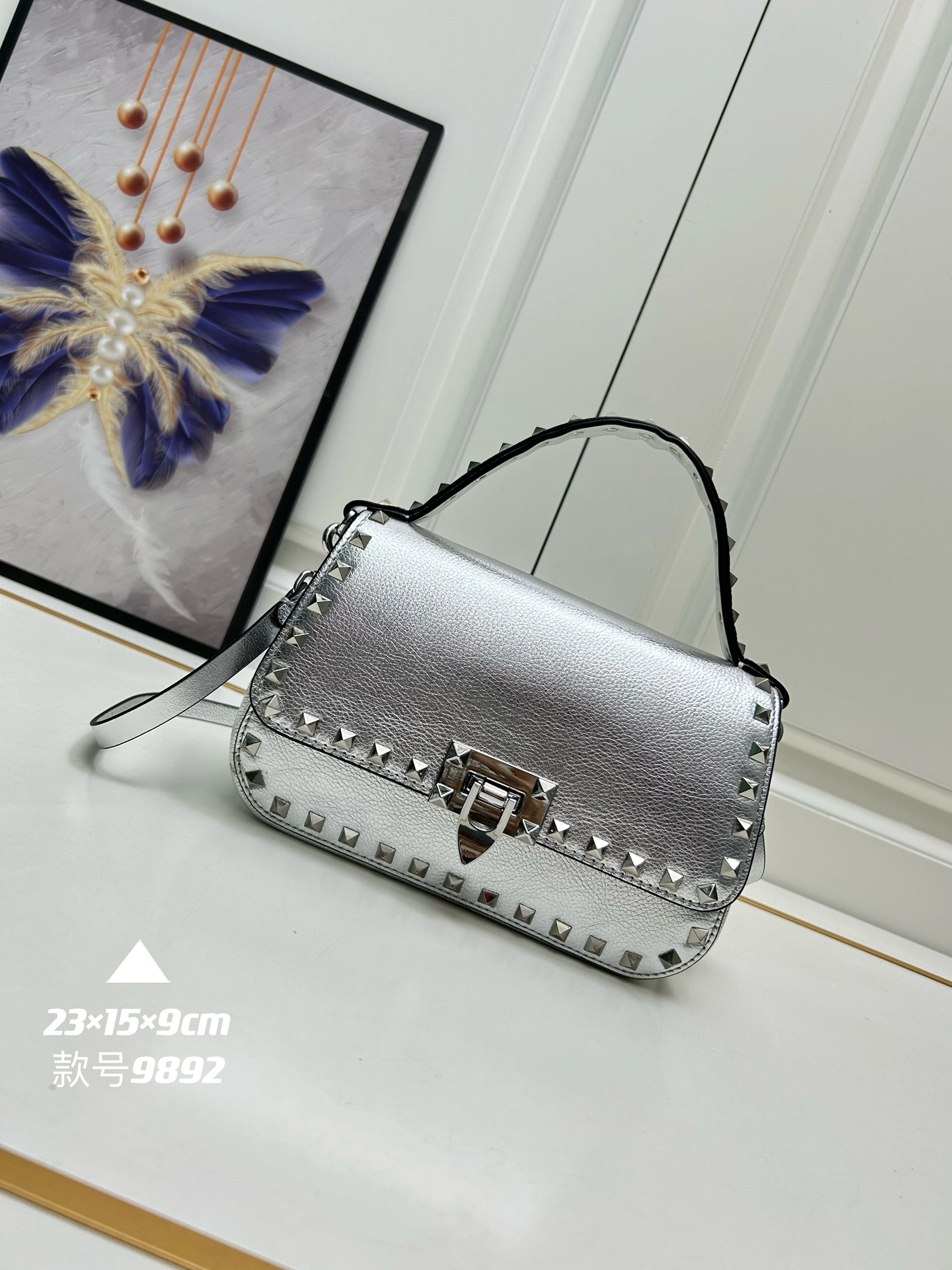 Timeless 306 Valentino AAA Quality Messenger Bags For Women