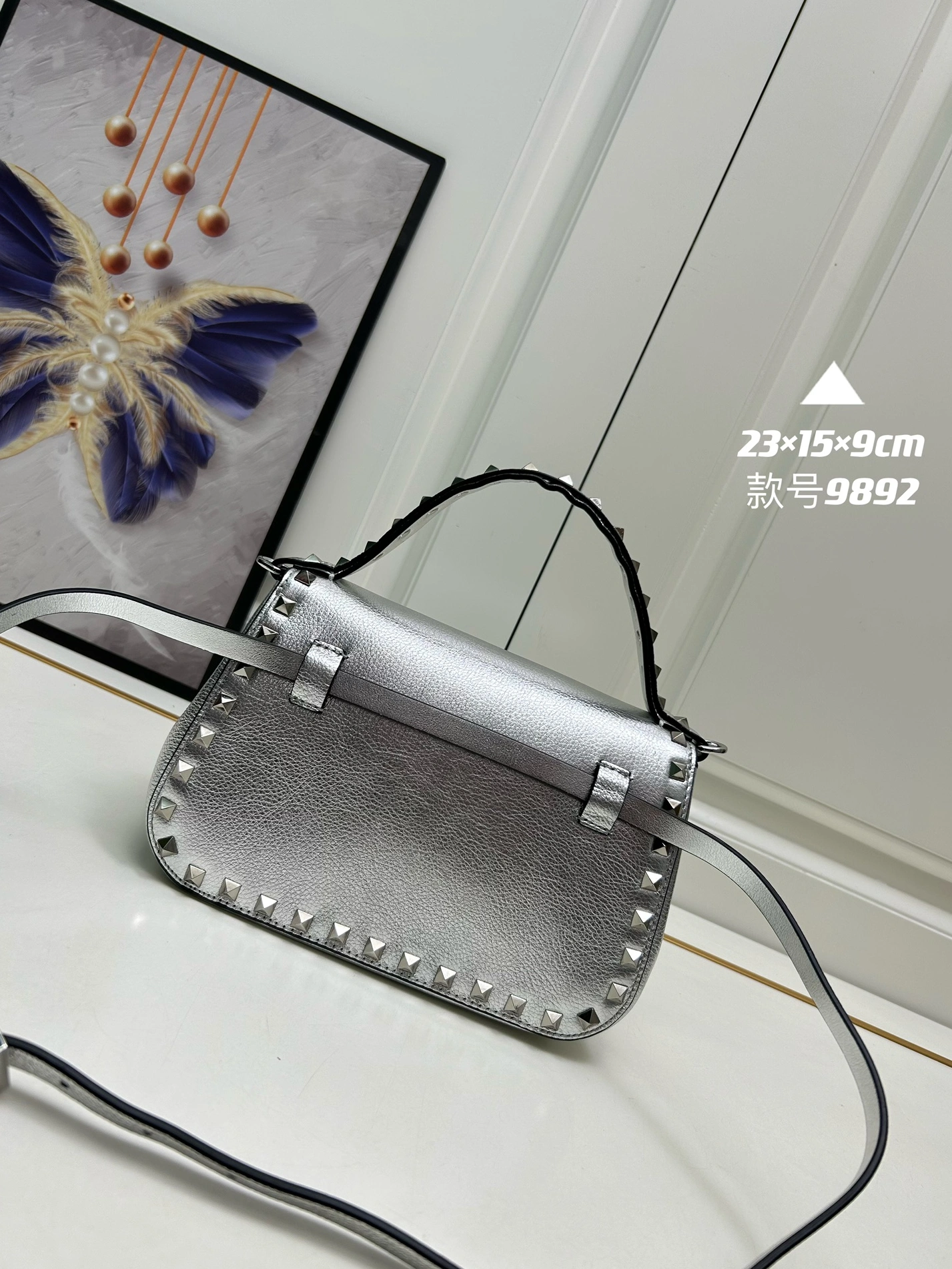 Timeless 306 Valentino AAA Quality Messenger Bags For Women
