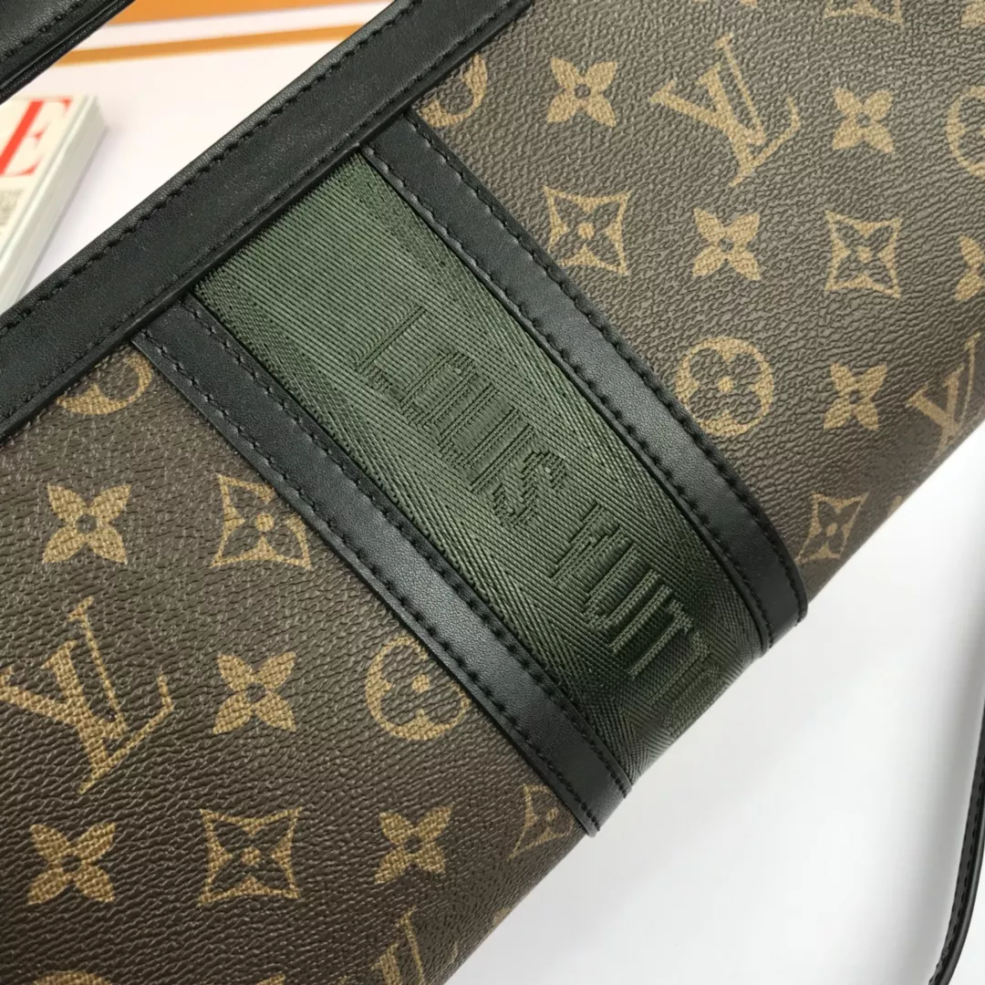 Timeless 321 Louis Vuitton AAA Quality Messenger Bags For Women