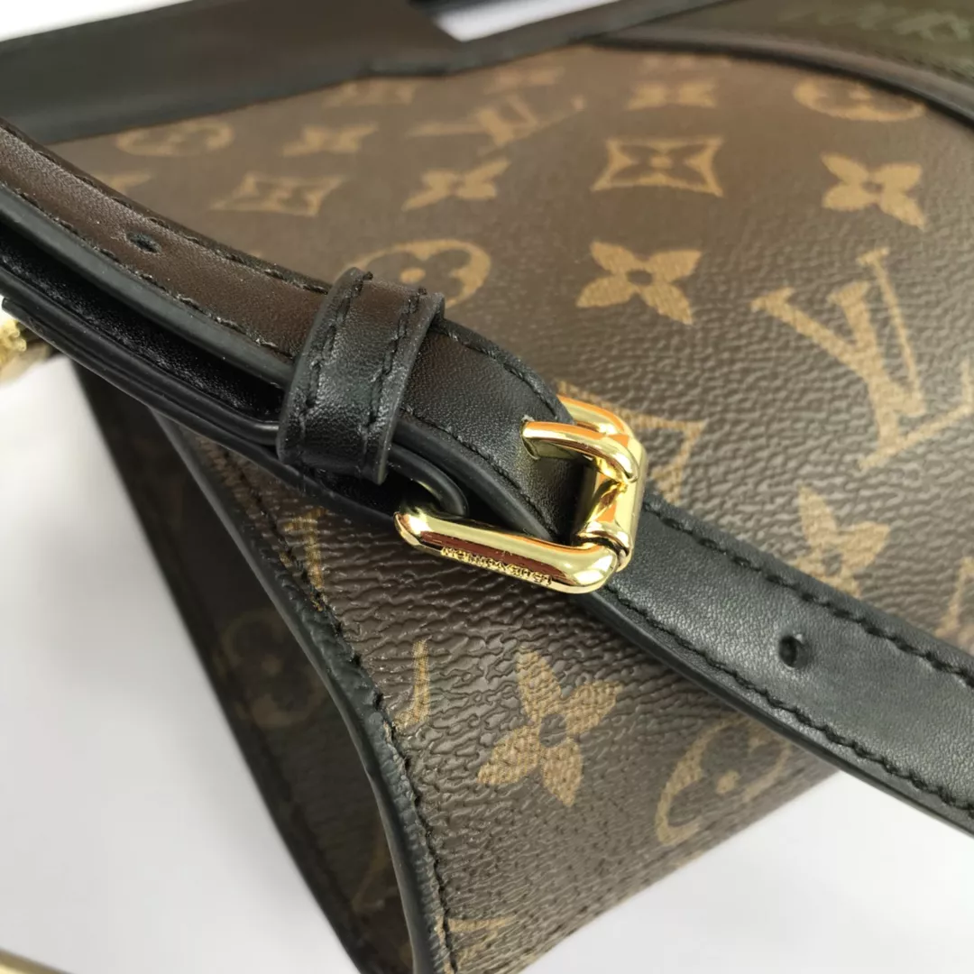 Timeless 321 Louis Vuitton AAA Quality Messenger Bags For Women
