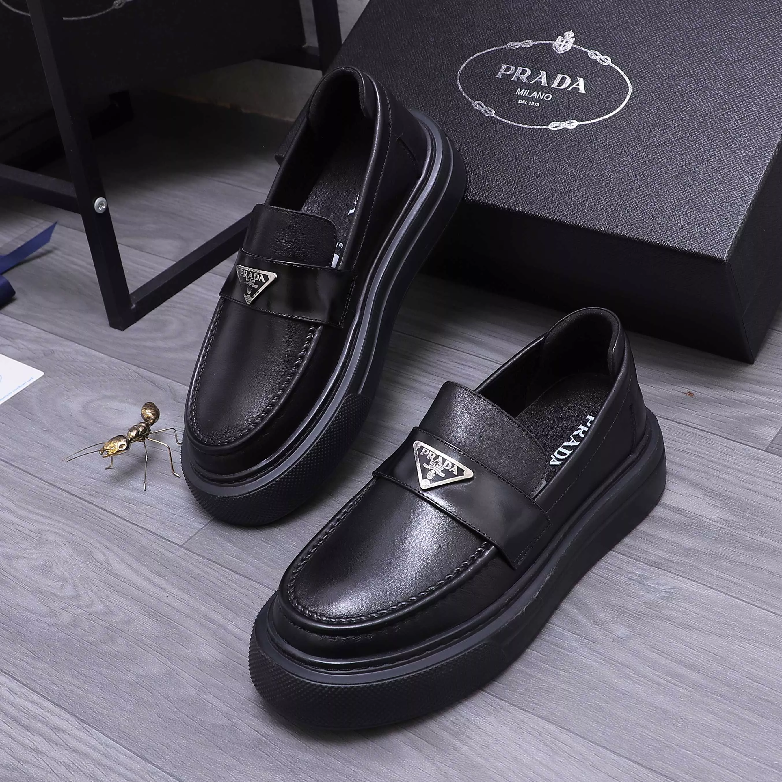 Timeless 3939 Prada Leather Shoes For Men