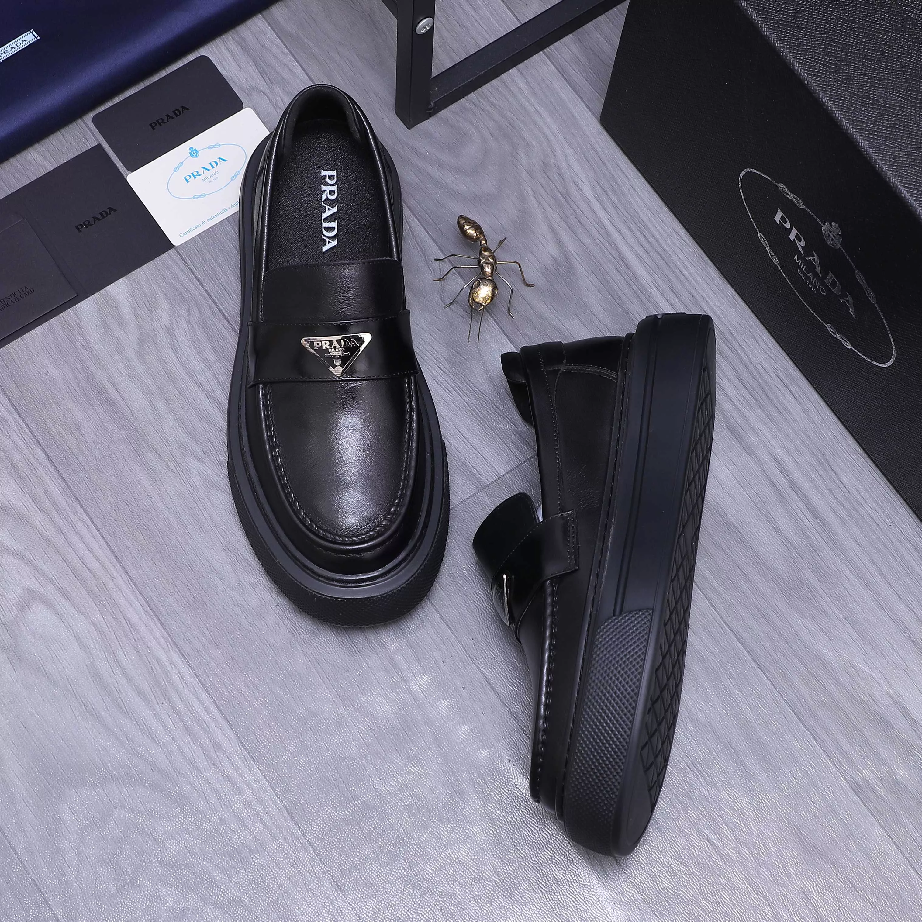 Timeless 3939 Prada Leather Shoes For Men