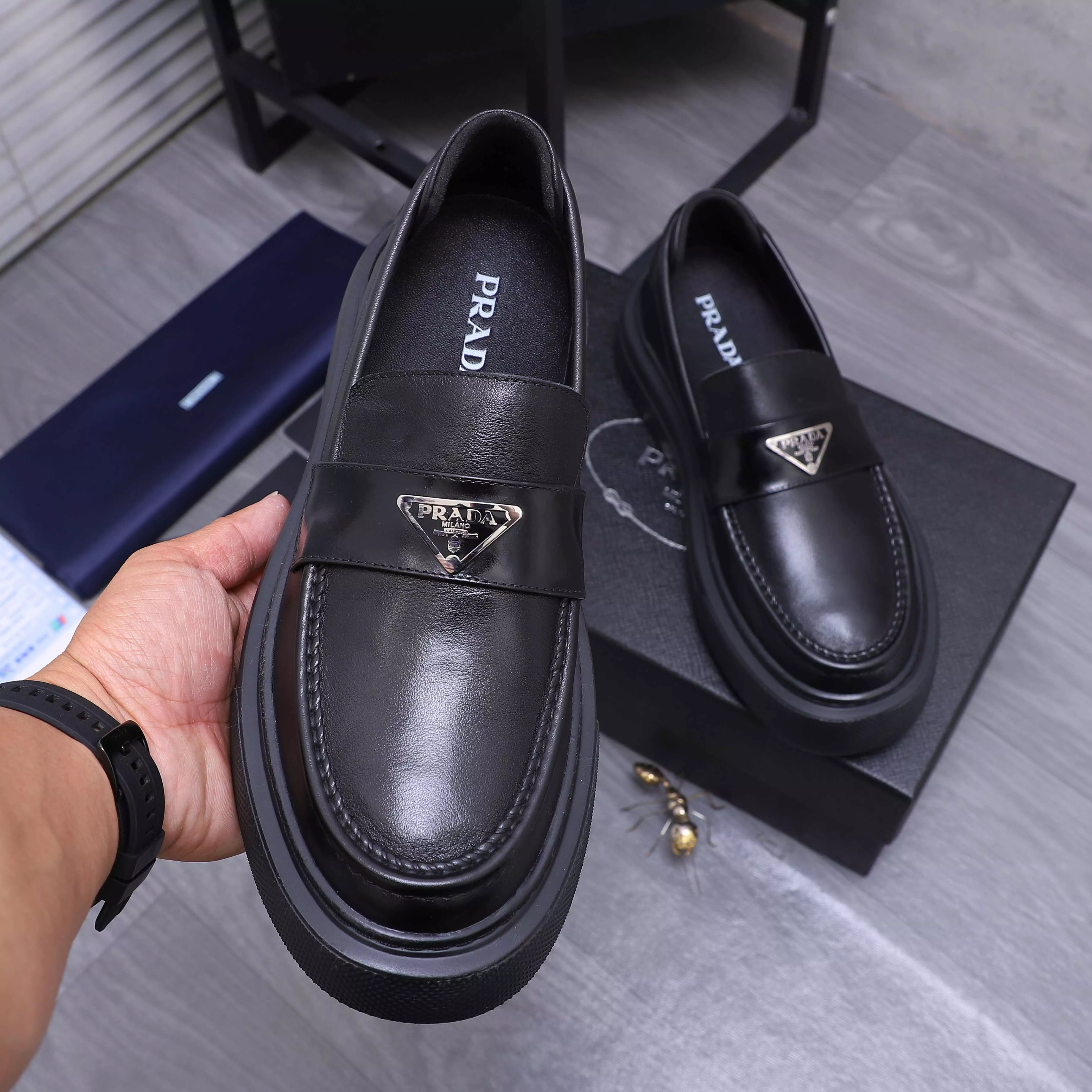 Timeless 3939 Prada Leather Shoes For Men