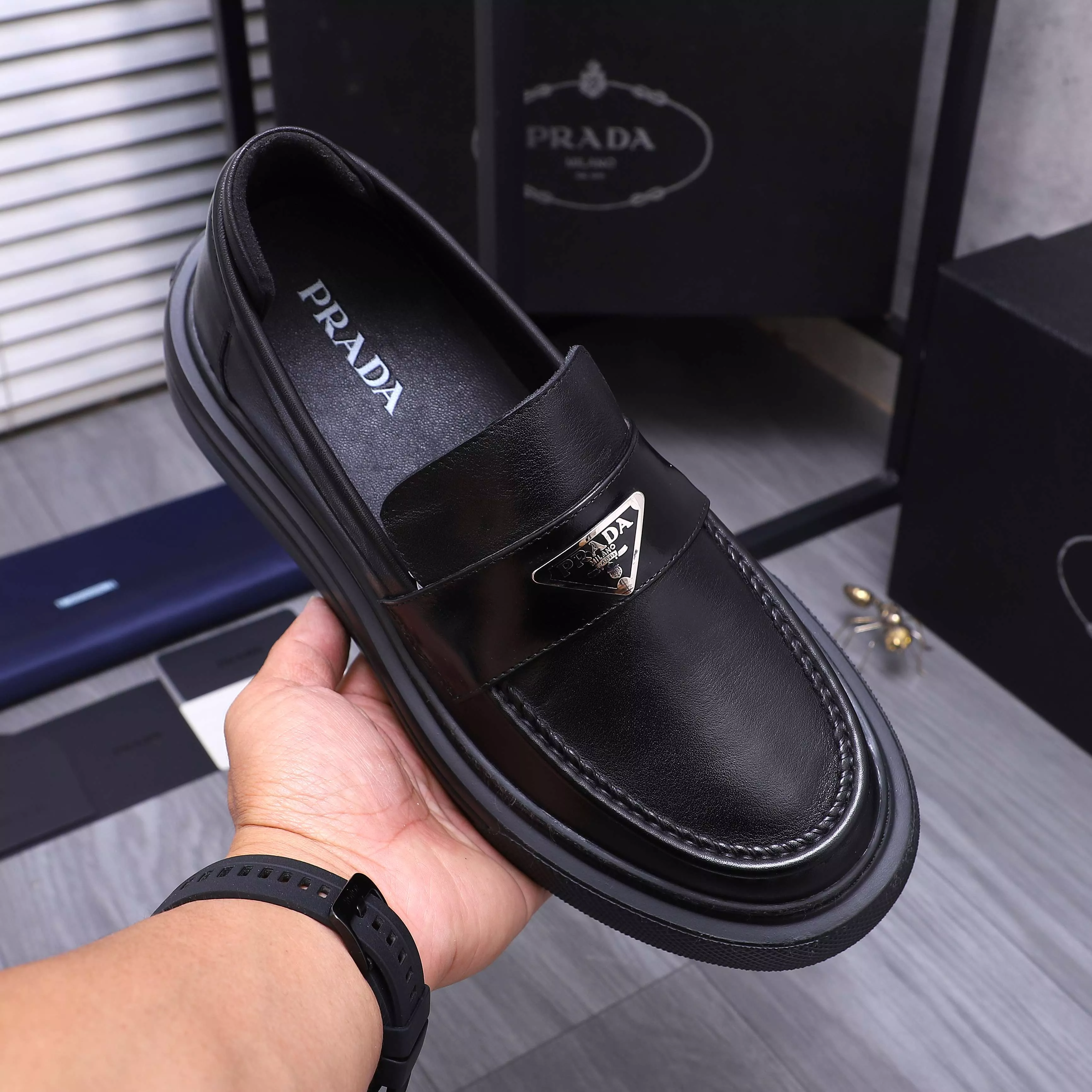 Timeless 3939 Prada Leather Shoes For Men