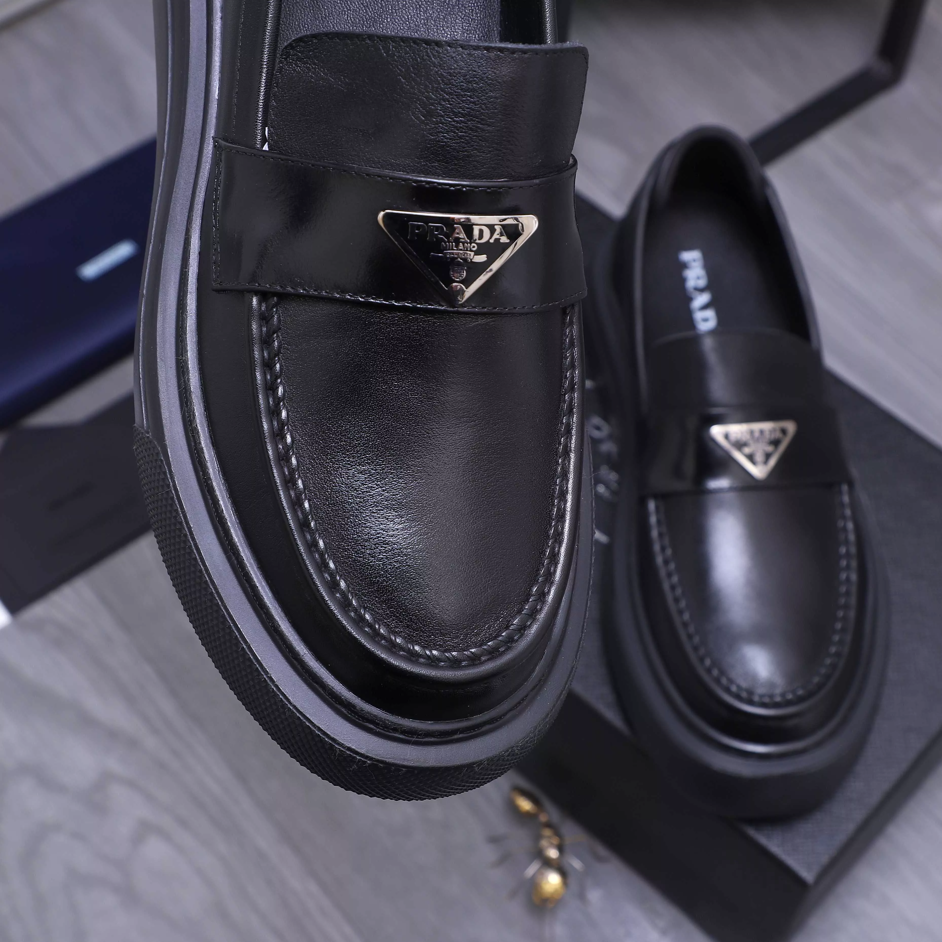 Timeless 3939 Prada Leather Shoes For Men