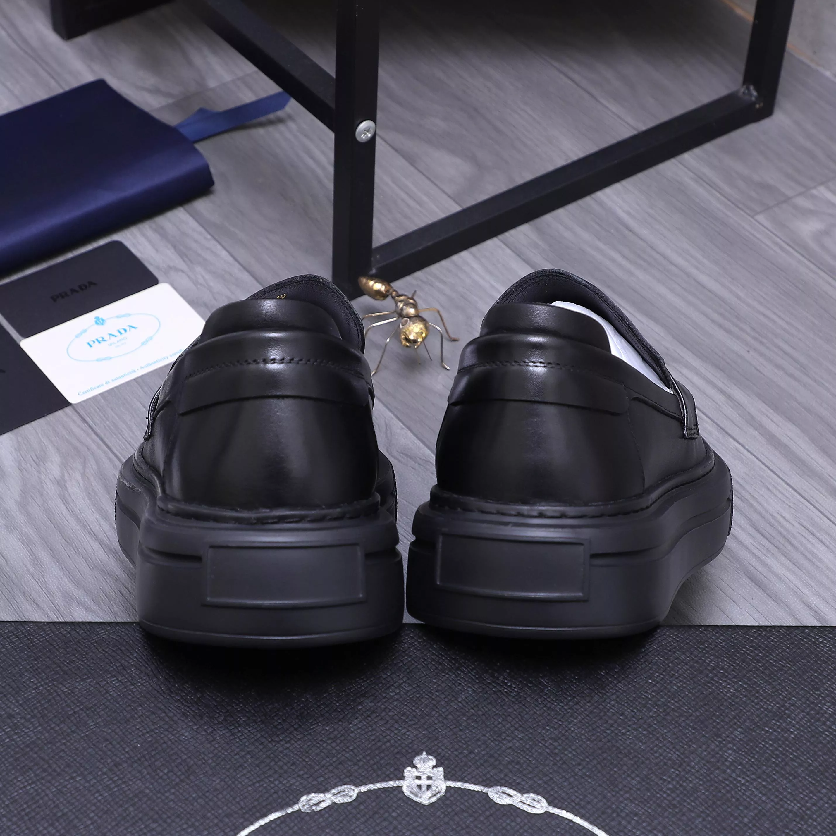 Timeless 3939 Prada Leather Shoes For Men