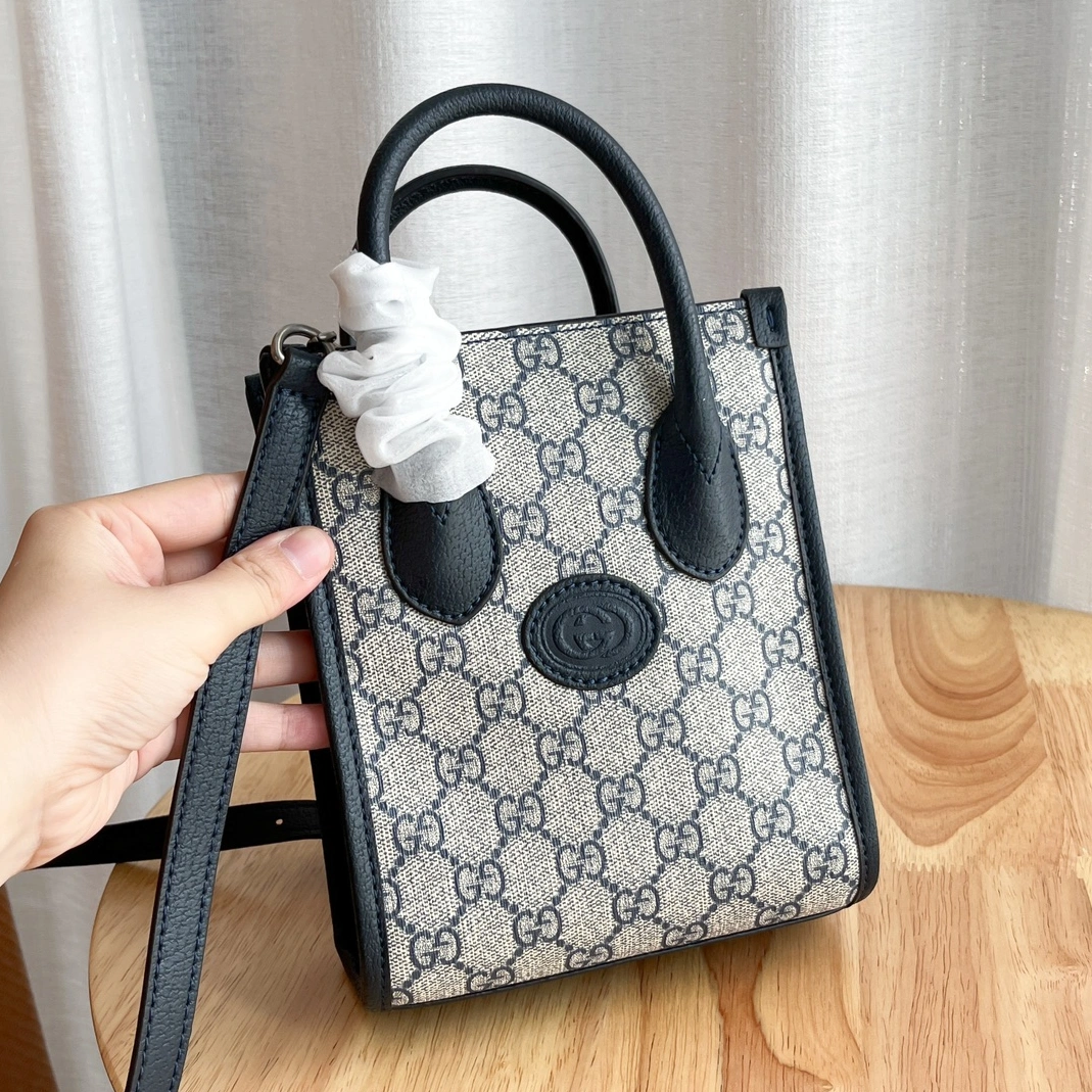 Timeless 4309 Gucci AAA Quality Messenger Bags For Women