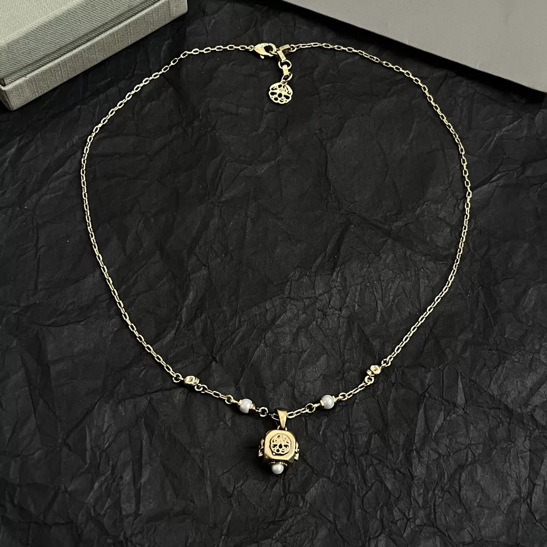 Timeless 4466 Alexander McQueen Necklaces