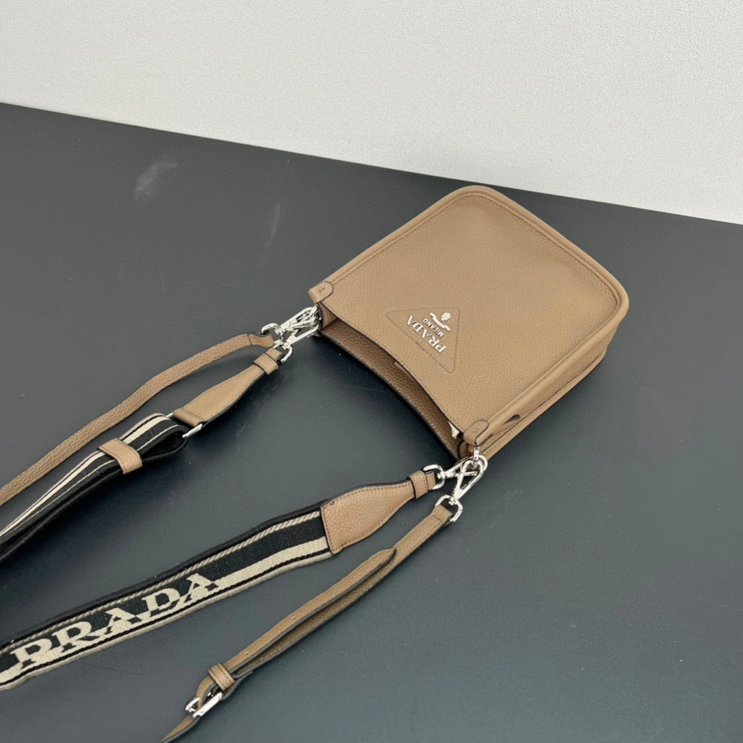 Timeless 474 Prada AAA Quality Messenger Bags For Women