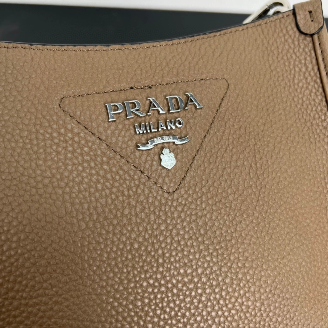 Timeless 474 Prada AAA Quality Messenger Bags For Women