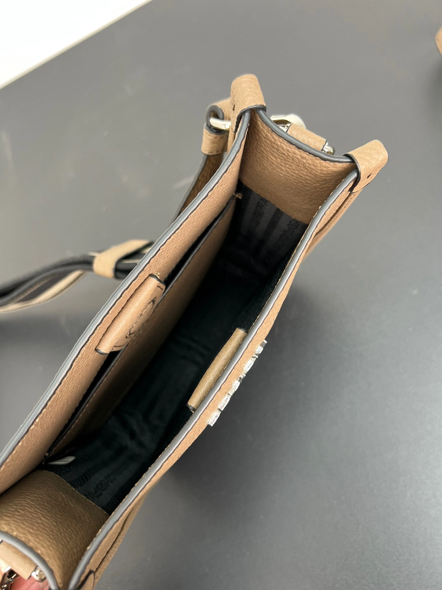 Timeless 474 Prada AAA Quality Messenger Bags For Women