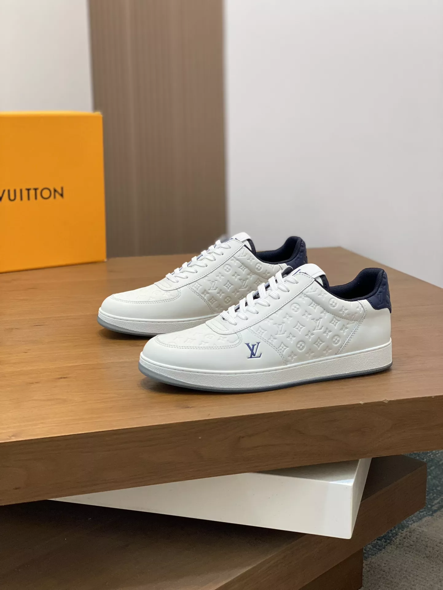 Timeless 4908 Louis Vuitton Casual Shoes For Men