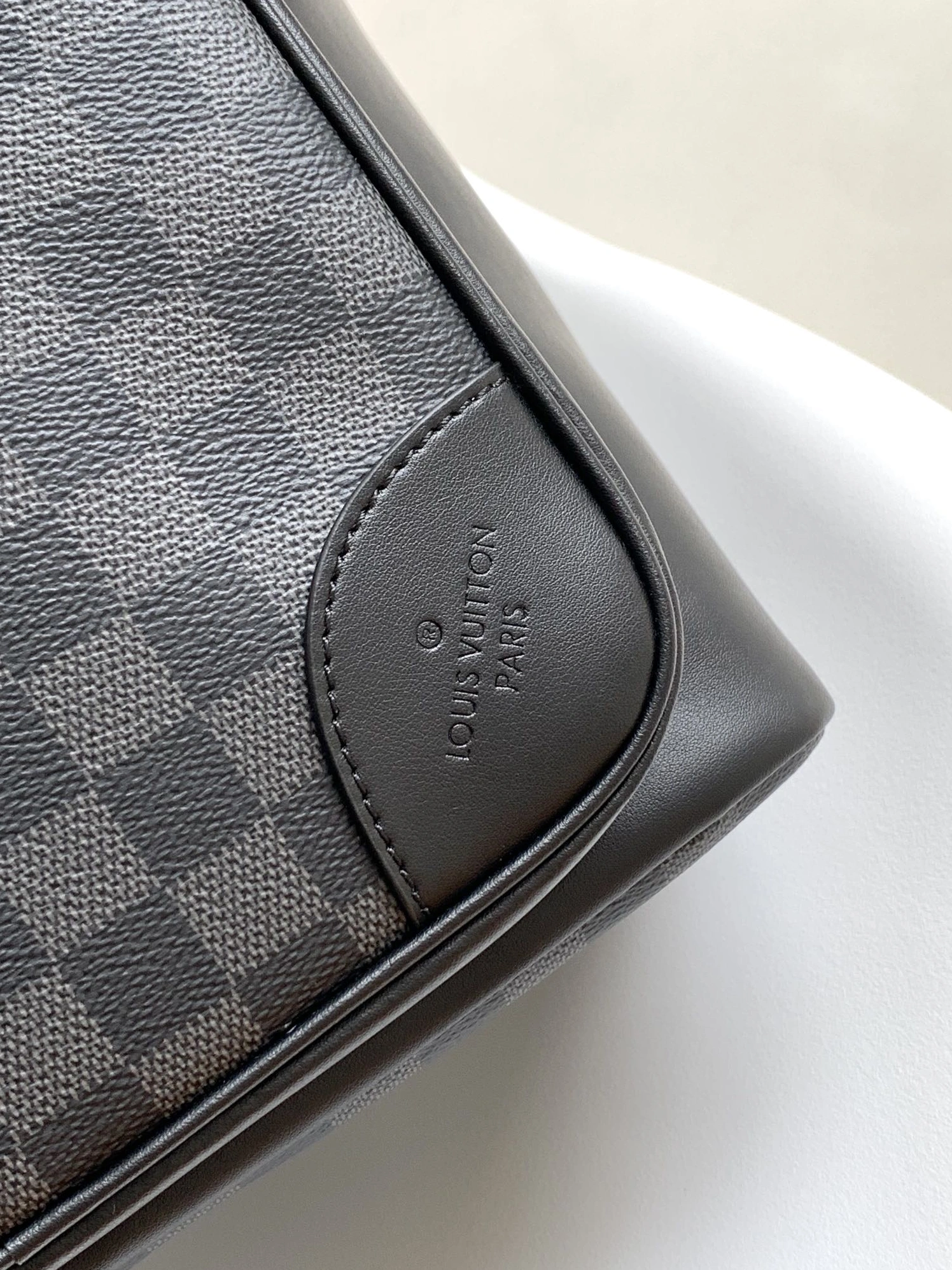 Timeless 507 Louis Vuitton LV AAA Man Backpacks