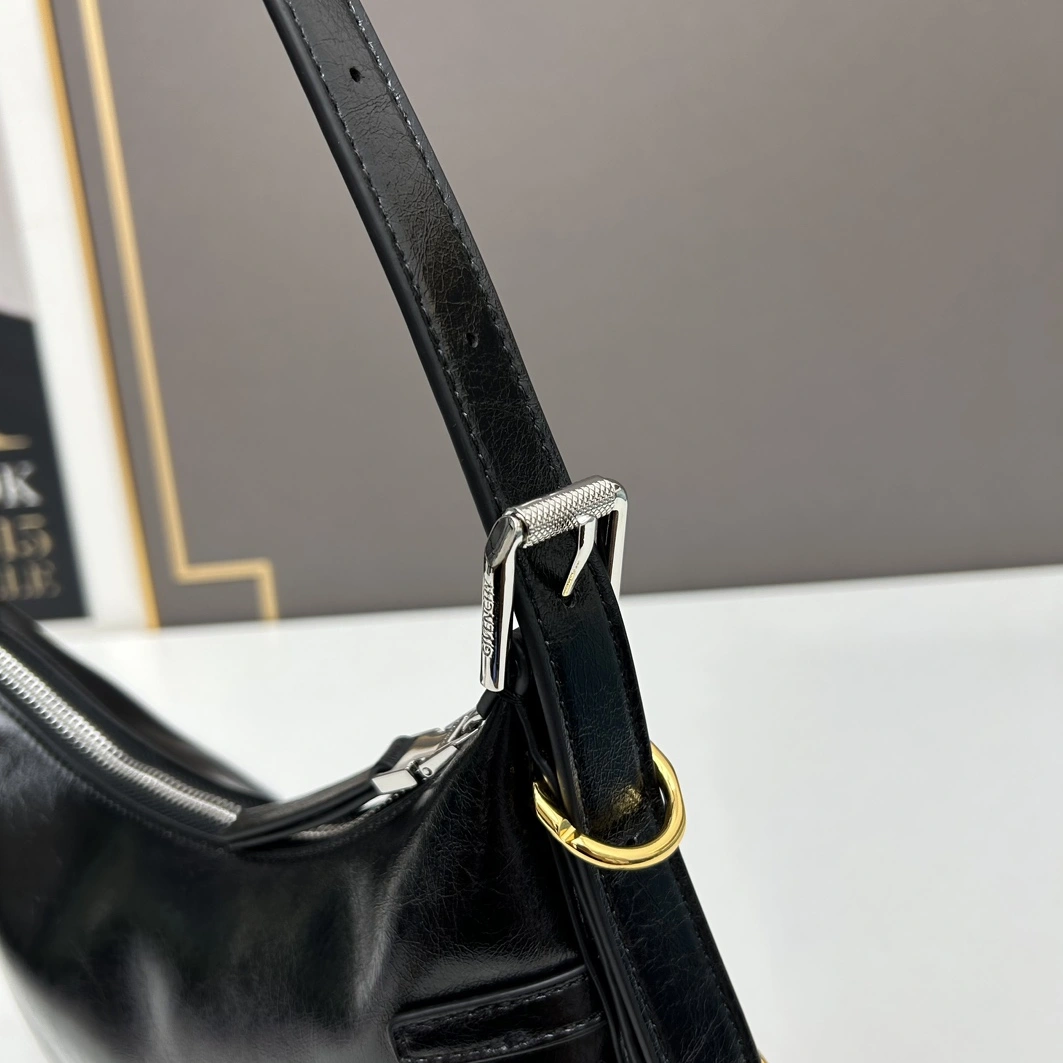 Timeless 5167 Givenchy AAA Quality Shoulder Bags For Women