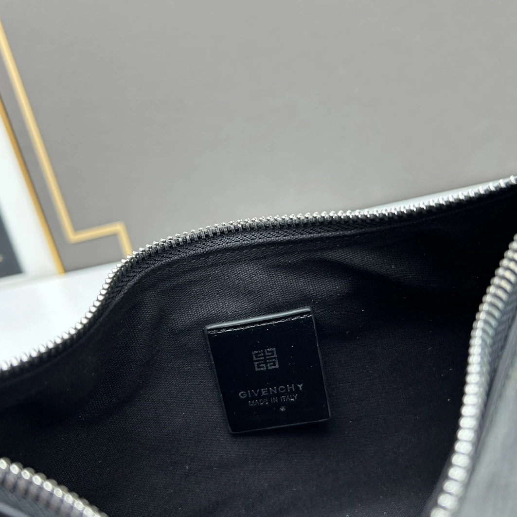Timeless 5167 Givenchy AAA Quality Shoulder Bags For Women