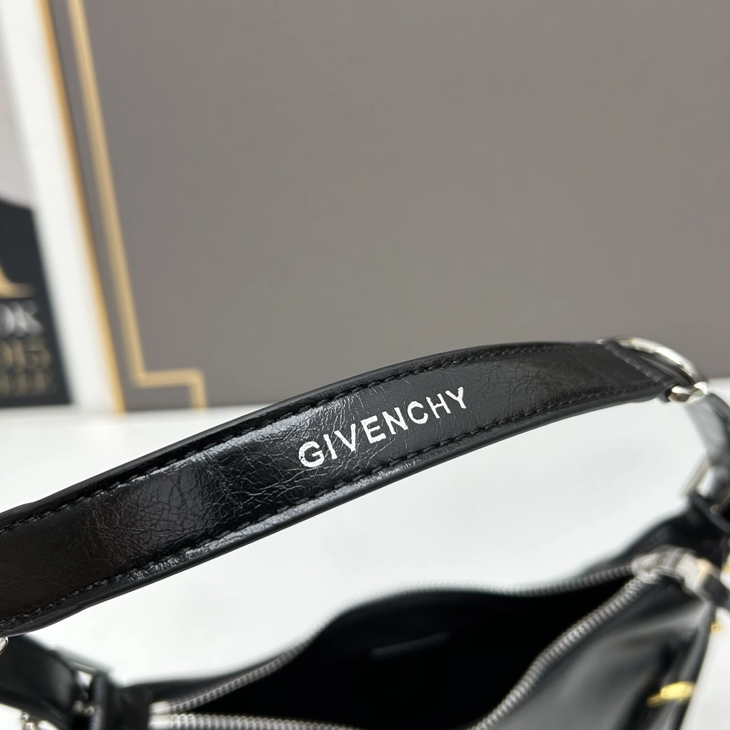 Timeless 5167 Givenchy AAA Quality Shoulder Bags For Women