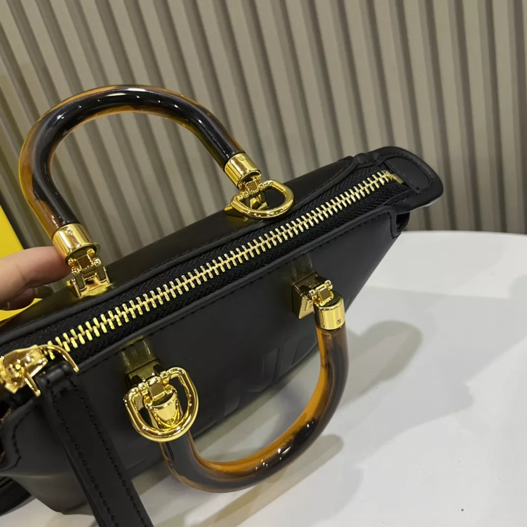 Timeless 550 Fendi AAA Quality Handbags For Women