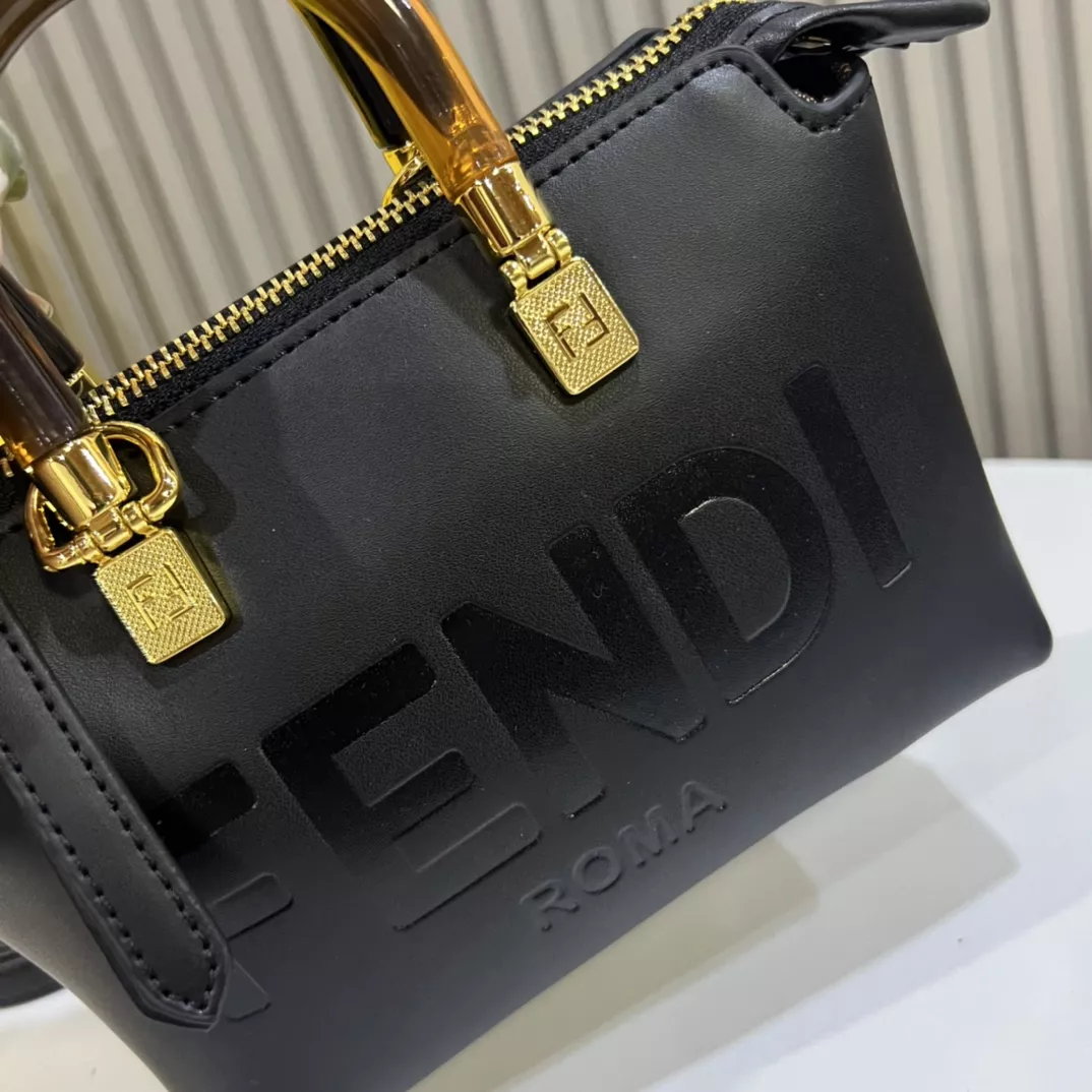 Timeless 550 Fendi AAA Quality Handbags For Women