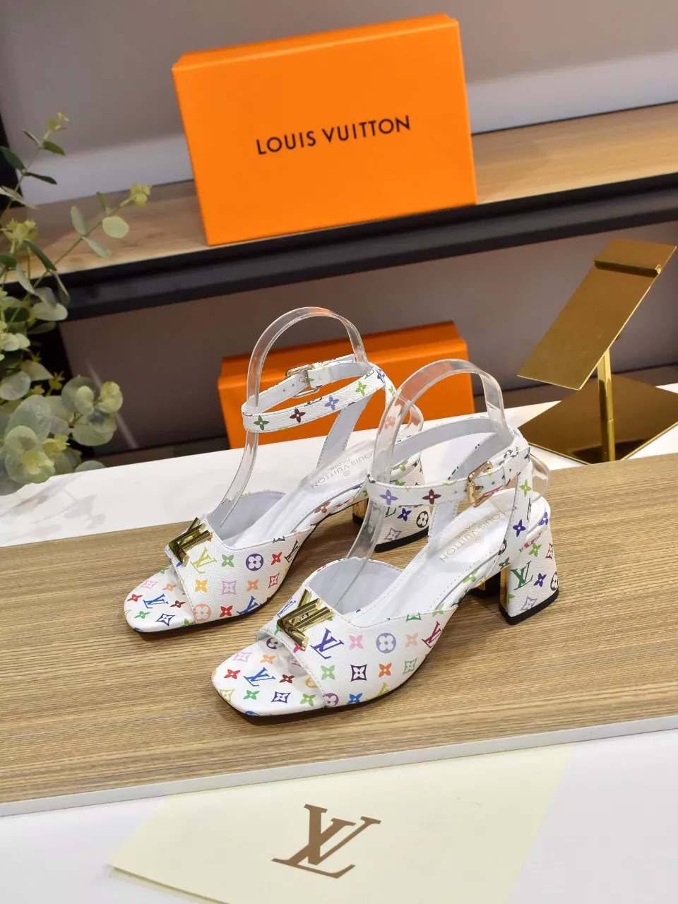 Timeless 5529 Louis Vuitton Sandal For Women