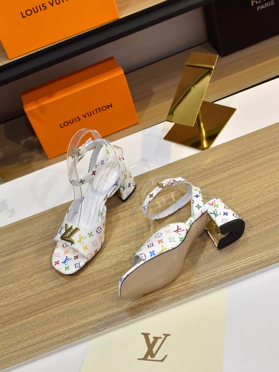 Timeless 5529 Louis Vuitton Sandal For Women