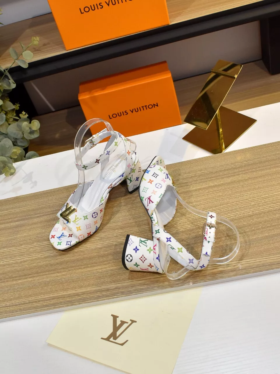 Timeless 5529 Louis Vuitton Sandal For Women