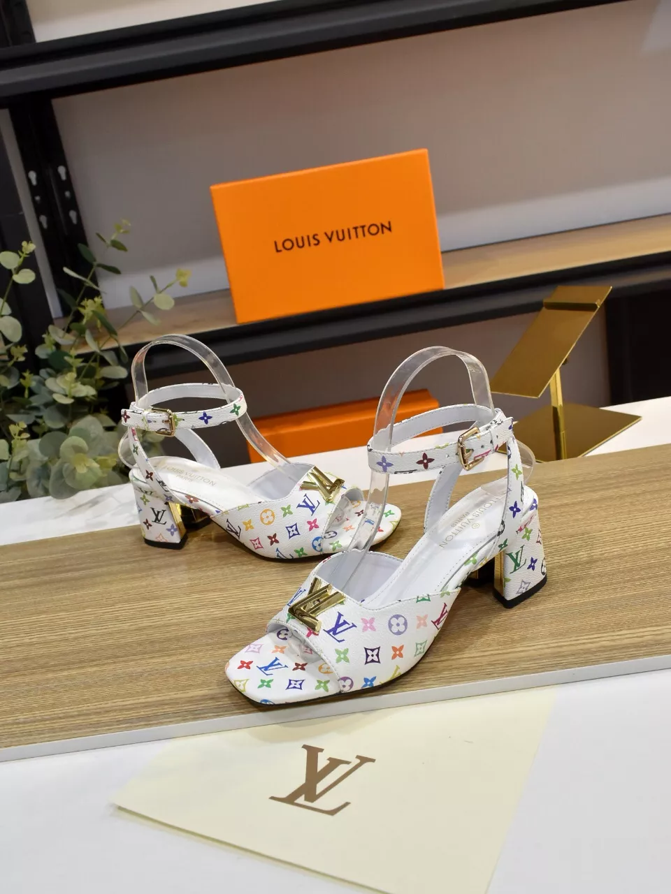 Timeless 5529 Louis Vuitton Sandal For Women