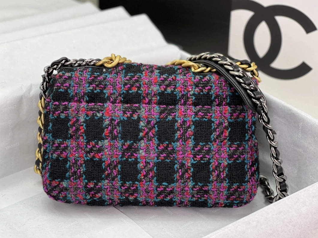 Timeless 5532 Chanel AAA Quality Messenger Bags For Women